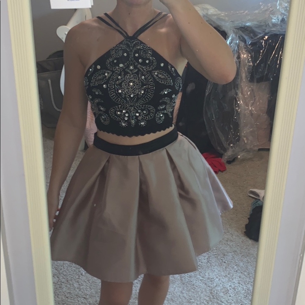 Dillard’s homecoming two piece set size 2/4.